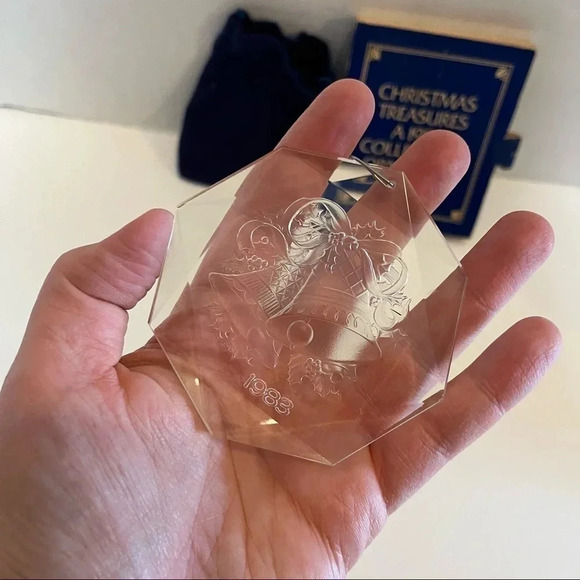 1983 CHRISTMAS TREASURES COLLECTOR'S ORNAMENT-ACRYLIC-IN ORIG. BOX - Picture 5 of 9